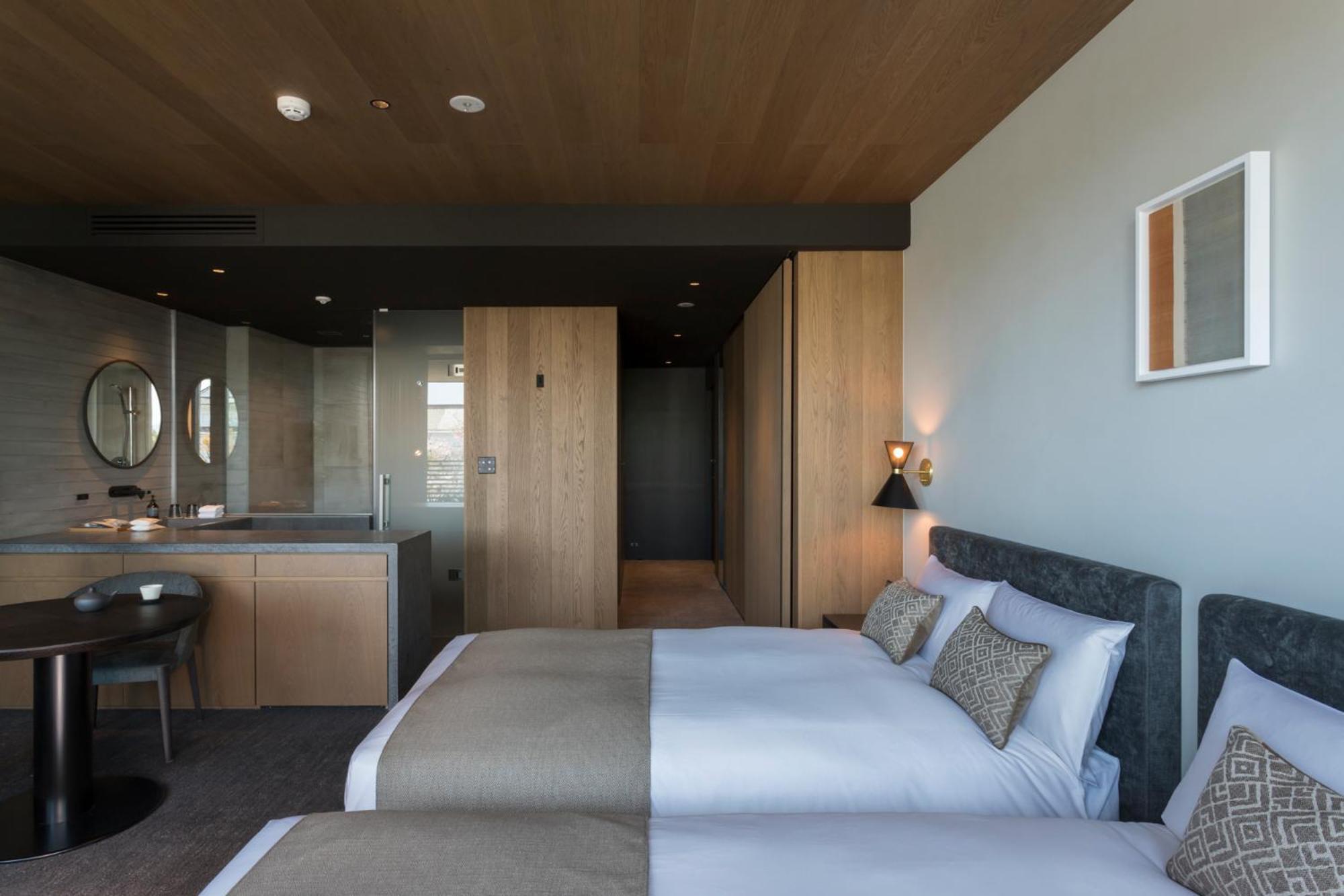 โรงแรมคานาตะ โรงแรม 4*